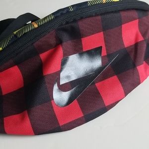 Brand new Nike Heritage Hip fanny Pack-unisex